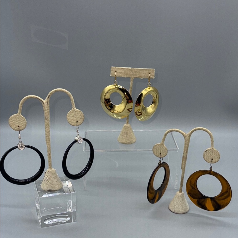 Chic Gold and Black Hoop Earrings Set